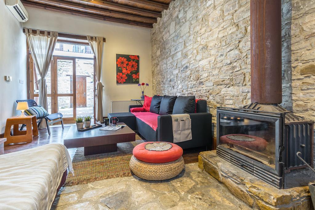 Redblue Door Two Traditional Listed Houses Pano Lefkara Exterior foto