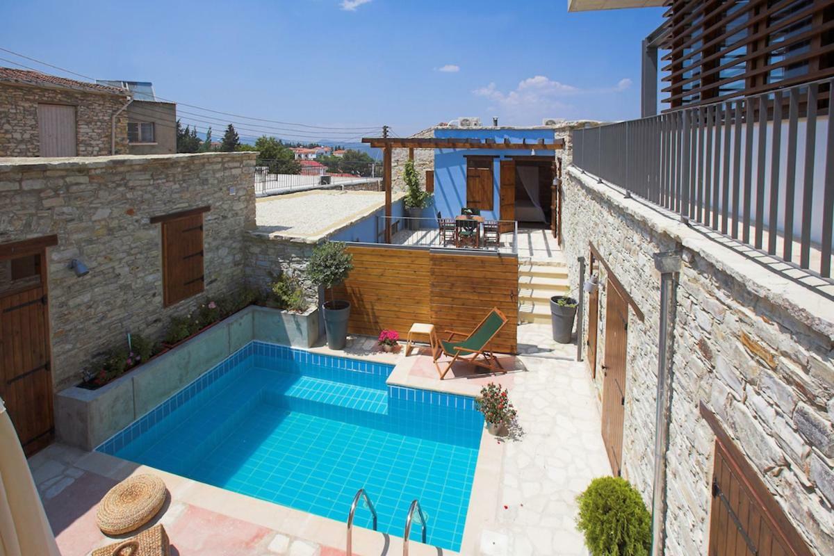 Redblue Door Two Traditional Listed Houses Pano Lefkara Exterior foto